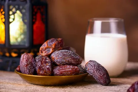 تصویر 1 از قیمت خرید خرما پیارم بسته بندی + فروش ویژه